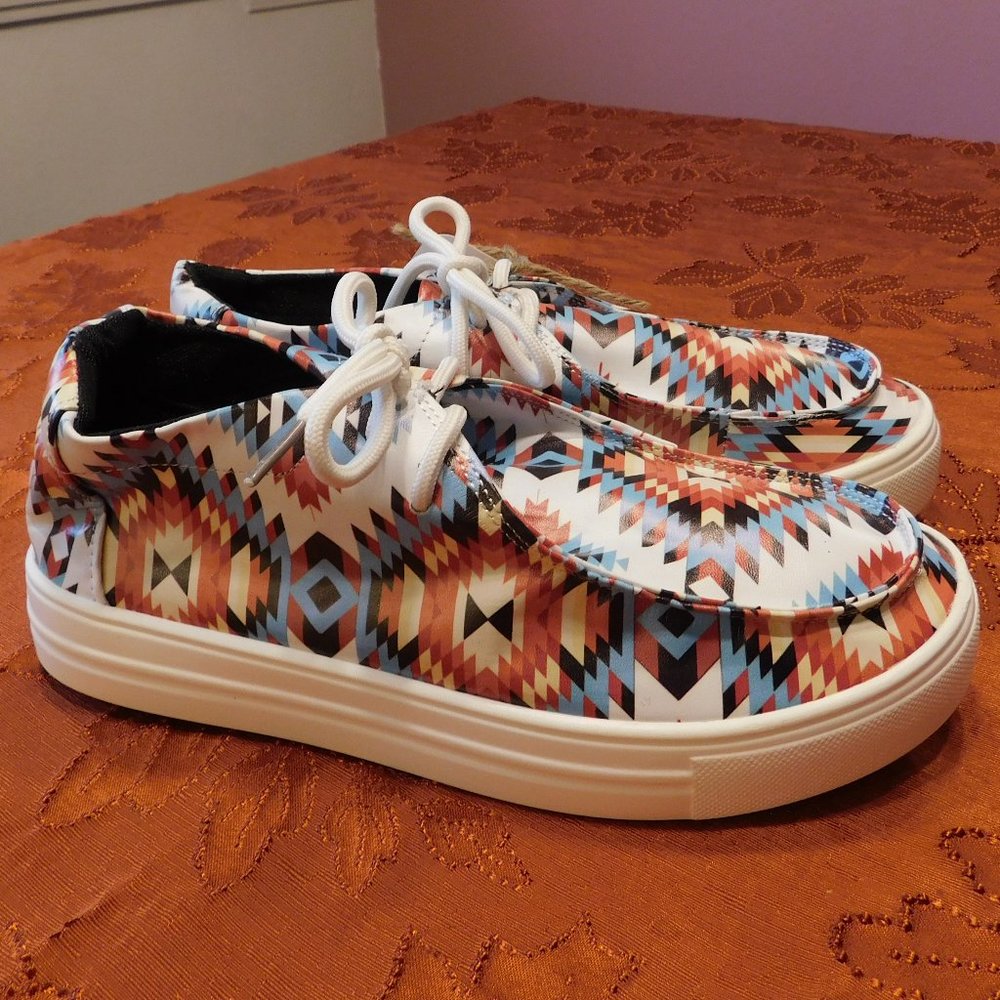 Western Aztec PCU Lightweight Lace up Sneakers - 7 (NEW)